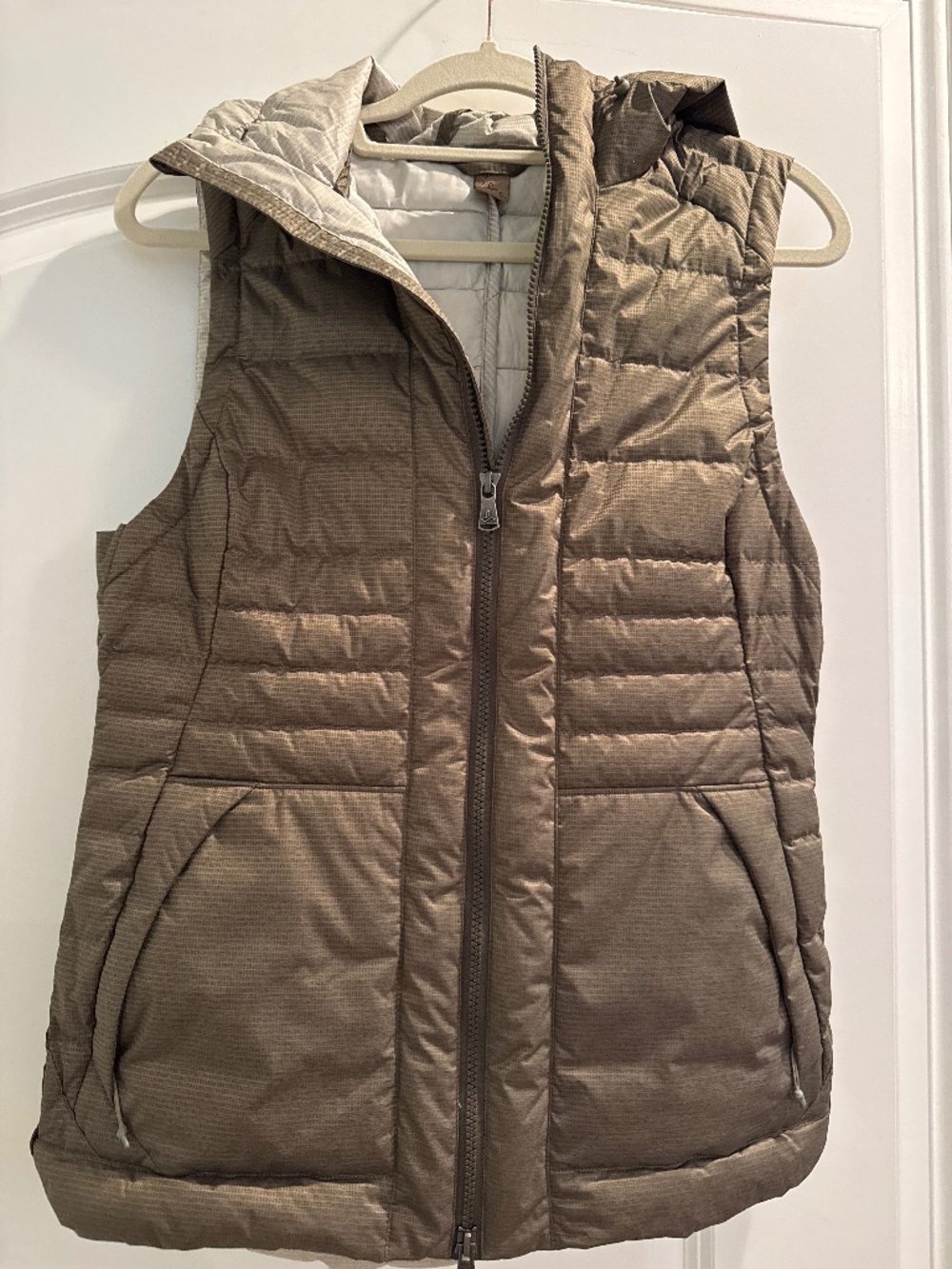 Prana- Thin puffer vest